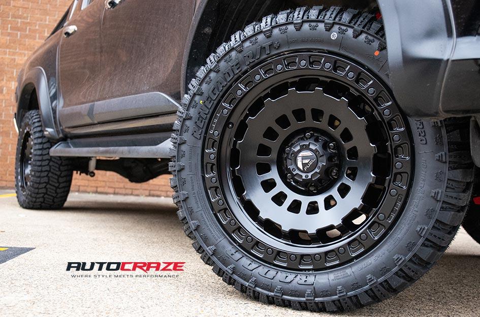 TOYOTA HILUX N80 4WD ZEPHYR MATTE BLACK